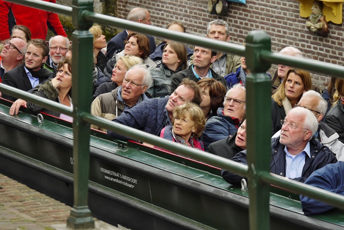 Rondvaart door de grachten van Amersfoort; "niet alle hoofden dezelfde kant op"