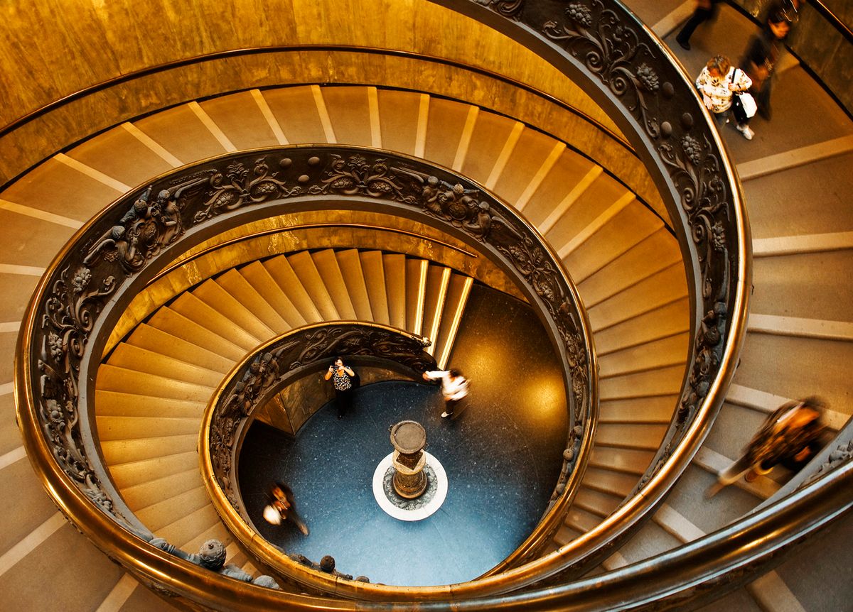 ESCALERA DEL VATICADO-.jpg