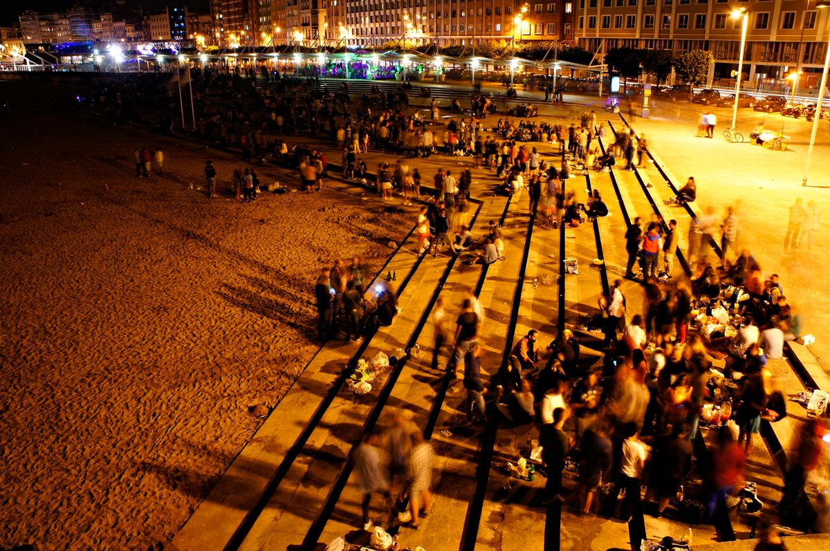 Botellon en las fiestas de begoña en Gijon