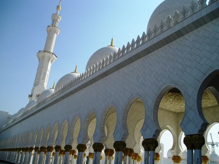 Abu Dhabi - the Sheikh Zayed Mosque