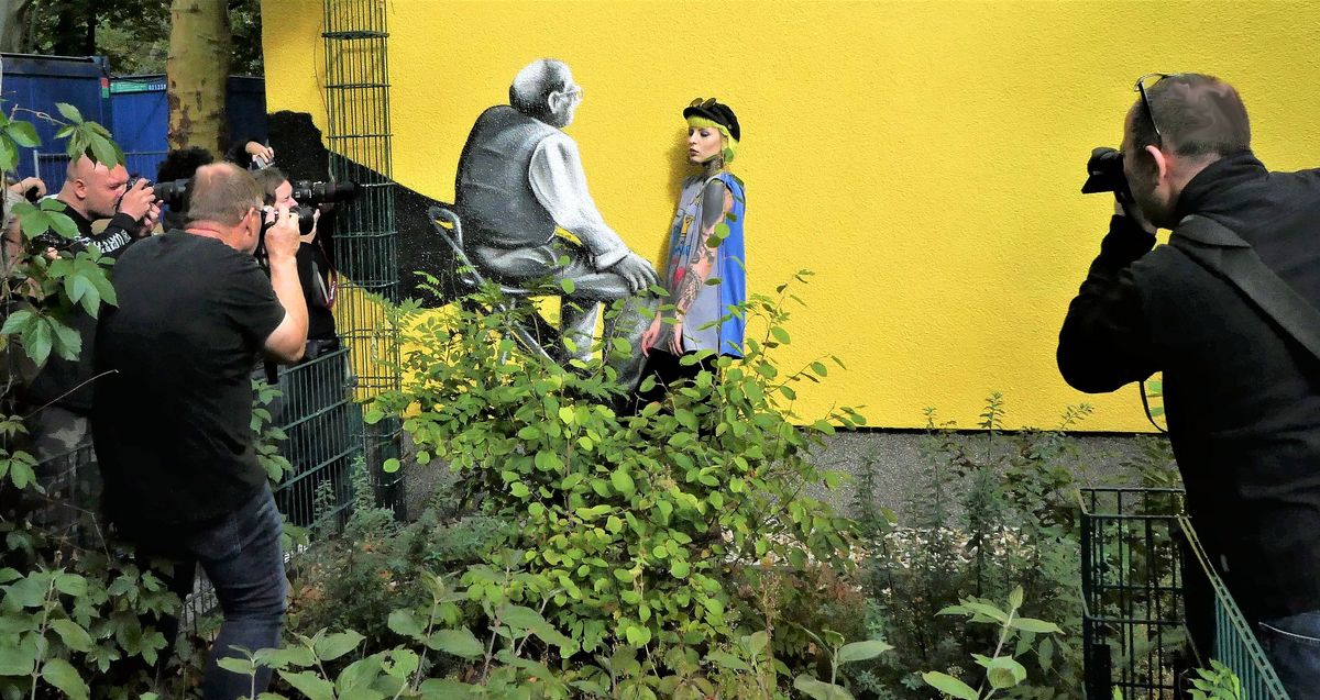 In-Berlin-unterwegs-mit-einem-Fotograf-und-ein-Fotomodell.jpg