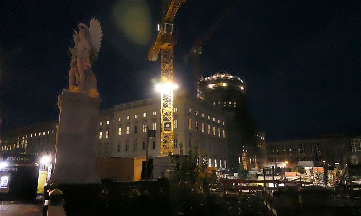 die Baustelle vom Berliner Schloss  aus der Hand fotografier (2).jpg