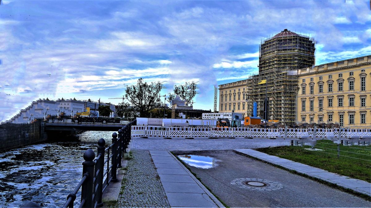 3-Neubau-vom-Berliner-Schloss-weg 24x.jpg