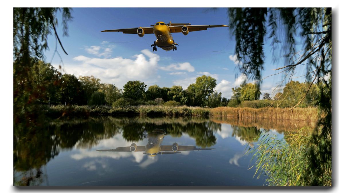 Flugzeug-Landschaft-eingefügt-und-gespiegelt.jpg