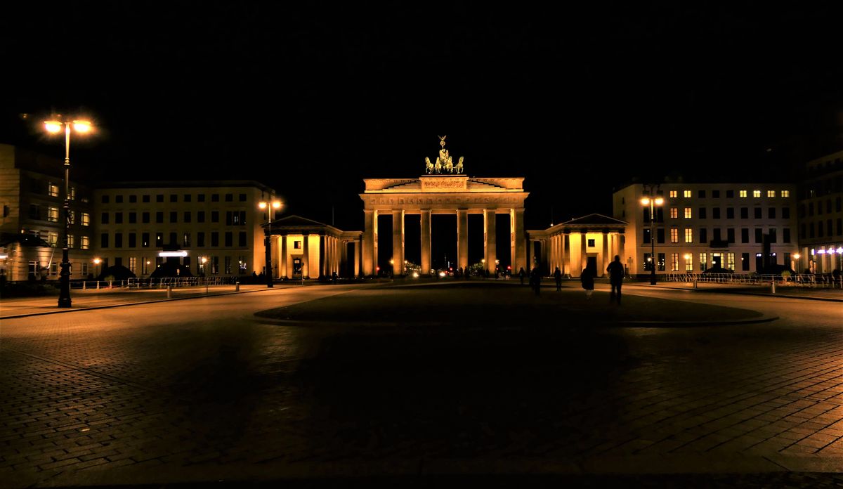 Abends am Brandenburger Tor.jpg
