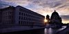 Neu-das-neue-Schloss-in-Berlin-mit-den-Dom-in-abendstimmung.jpg