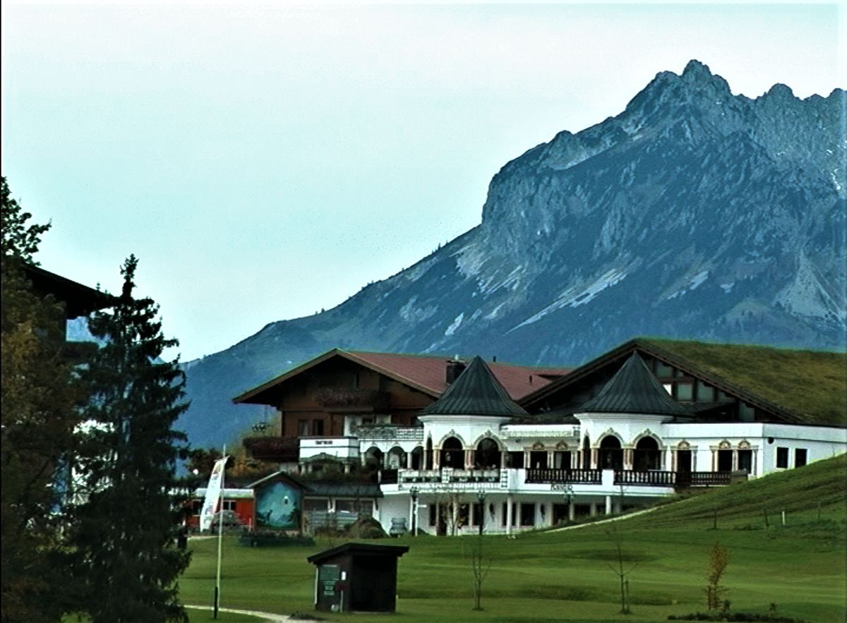 der Petershofs  in Österreich.jpg